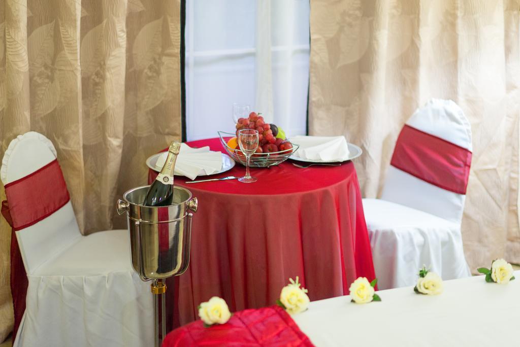 Hotel Tropico Inn Сан-Мигель Экстерьер фото
